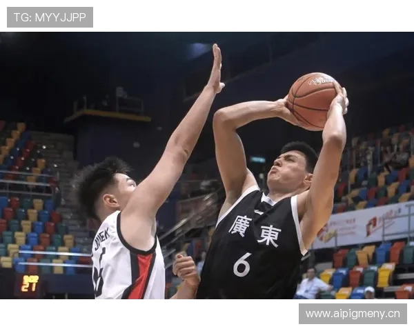 广州队归化球员本赛季表现稳健，持续提升球队竞争力