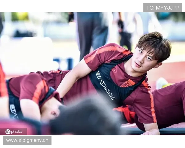 蒋圣龙训练完直接去提了辆大G，这自律换来的日子普通人真过不上