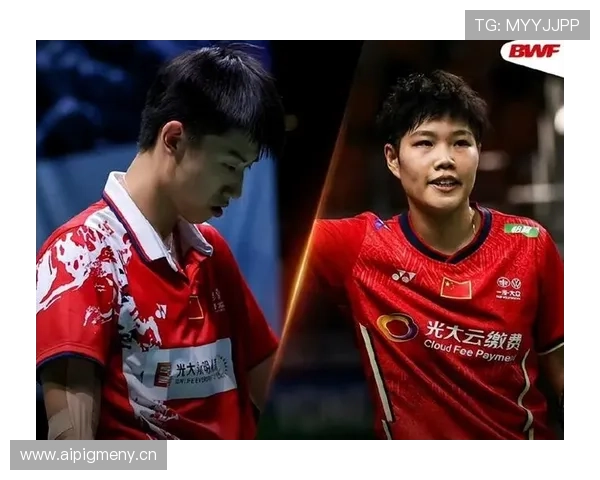 黄东萍居然连喝杯咖啡都像是出场仪式，贵得让人怀疑人生